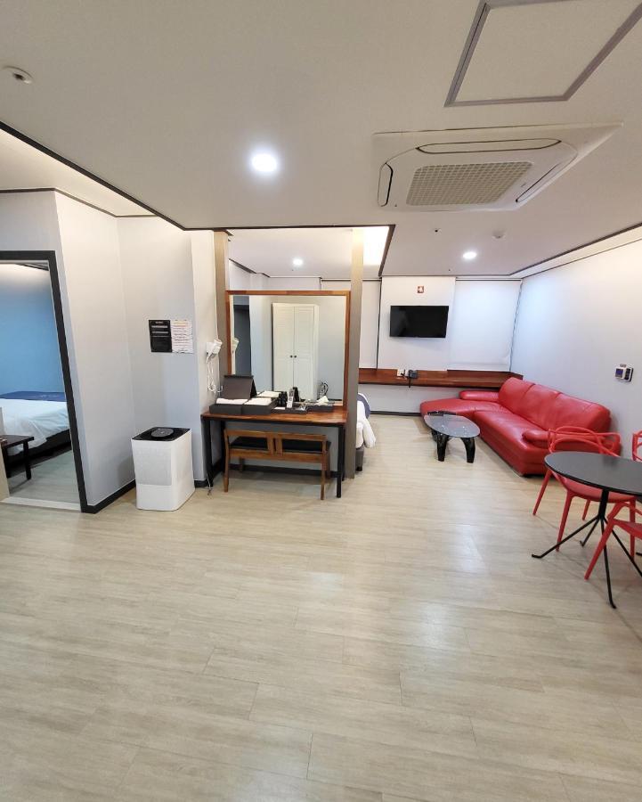 Hotel Gongjicheon Chuncheon Exteriör bild